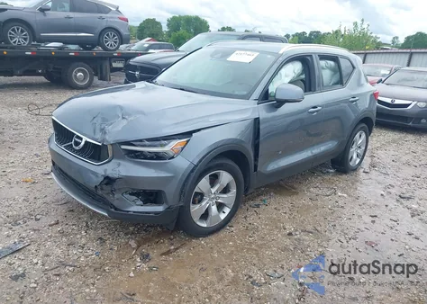2019 Volvo Xc40 T5 Momentum z USA, uszkodzony, nr VIN YV4162UK7K2075731